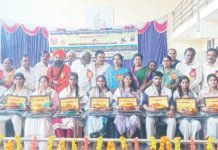 ಮಕ್ಕಳು ಶಿಕ್ಷಣದ ಜತೆಗೆ ಸಂಸ್ಕಾರವಂತರಾಗಬೇಕು: ಸಿದ್ದರಬೆಟ್ಟಶ್ರೀ