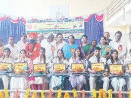 ಮಕ್ಕಳು ಶಿಕ್ಷಣದ ಜತೆಗೆ ಸಂಸ್ಕಾರವಂತರಾಗಬೇಕು: ಸಿದ್ದರಬೆಟ್ಟಶ್ರೀ