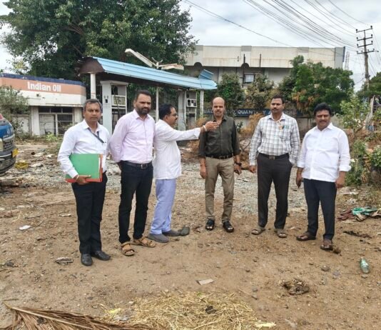 ಎಪಿಎಂಸಿ ರಾಜ್ಯ ತ್ರಿ ಸದಸ್ಯ ತಂಡದಿಂದ ಪೆಟ್ರೋಲ್ ಬಂಕ್ ನಿವೇಶನ ಪರಿಶೀಲನೆ
