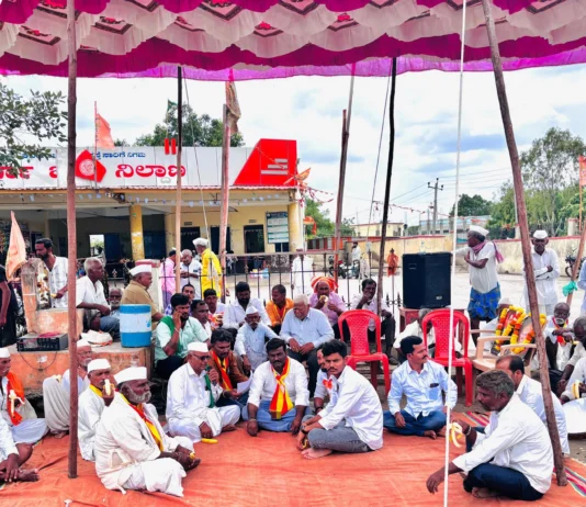 ಬೆಳೆ ವಿಮೆ ಹಣಕ್ಕಾಗಿ ನಿಂಬರ್ಗಾದಲ್ಲಿ ರೈತರ ಆಕ್ರೋಶಕ.ರ.ವೇ-ರೈತ ಸಂಘದ ನೇತೃತ್ವದಲ್ಲಿ ನೂರಾರು ರೈತರ ಪ್ರತಿಭಟನೆ