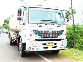 ಬೈಕ್-ಟ್ಯಾಂಕರ್ ಡಿಕ್ಕಿ; ಅರ್ಬನ್ ಬ್ಯಾಂಕ್ ನೌಕರ ಸಾವು- ಮತ್ತೋರ್ವನ ಸ್ಥಿತಿ ಗಂಭೀರ