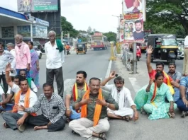 ತಮಿಳುನಾಡಿಗೆ ನೀರು ಬಿಡದಂತೆ ಆಗ್ರಹಿಸಿ ಮಂಡ್ಯದಲ್ಲಿ ಮತ್ತೆ ಪ್ರತಿಭಟನೆ
