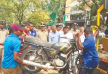 ಠಾಣೆಗಳಲ್ಲಿ ಕೊಳೆಯುತ್ತಿದ್ದ ೧೧ ಸಾವಿರಕ್ಕೂ ಅಧಿಕ ಜಪ್ತಿ ವಾಹನಗಳಿಗೆ ಮುಕ್ತಿ