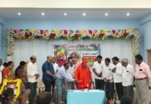 ಪುಸ್ತಕ ಸಂಸ್ಕೃತಿಗೆ ನಾಂದಿ ಹಾಡಿದ ಶಿಕ್ಷಕ ದಿವಾಕರ್ ಅಗಲಿಕೆ ನೋವು ತಂದಿದೆ: ಸ್ವಾಮೀಜಿ