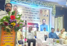 ಅಧಿಕಾರ ಅಂತಸ್ತು ಶಾಶ್ವತವಲ್ಲ -ಸರ್ಕಾರಿ ಸೇವೆಗಳು ಜನರ ಮನೆ ಮನ ಮುಟ್ಟಬೇಕು : ಸಚಿವ ಲಕ್ಷ್ಮಣ ಸವದಿ
