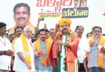 ಕರ್ನಾಟಕದಲ್ಲಿ ಬಿಜೆಪಿ ಗೆಲ್ಲಿಸುವ ಮೂಲಕ ರಾಹುಲ್ ಗಾಂಧಿಗೆ 100 ನೇ ಸೋಲು ತೋರಿಸಬೇಕು: ಪ್ರಹ್ಲಾದ್ ಜೋಷಿ