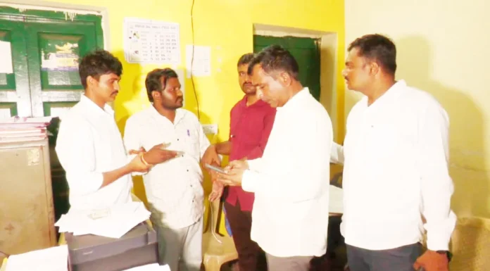 ಗ್ರಾಮ ಲೆಕ್ಕಿಗ ಲೋಕಾಯುಕ್ತ ಬಲೆಗೆ