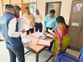 ಕೊಟ್ಟೂರು ಪಟ್ಟಣ ಪಂಚಾಯತ್ ಮೇಲೆ ಲೋಕಾಯುಕ್ತ ಎಸ್ಪಿ ಭೇಟಿ ದಾಖಲೆಗಳ ಪರಿಶೀಲನೆ