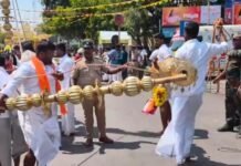 ಮುರಿದು ಬಿದ್ದ ನಂದಿ ಕಂಬ