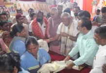 ಸೇವಾ ಸಂಕಲ್ಪ, ಪೌರ ಕಾರ್ಮಿಕರಿಗೆ ಸೀರೆ ವಿತರಣೆ