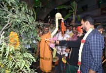 ವಿಜಯದಶಮಿ ಸಂಪ್ರದಾಯದ ಅಂಗವಾಗಿ ಬನ್ನಿ ಮರಕ್ಕೆ ಅಂಬು ಹೊಡೆದು ಆಚರಣೆ