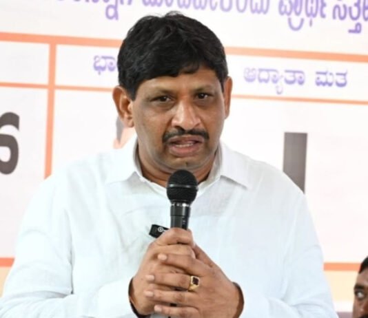 ಬೆಂಗಳೂರು ಶಿಕ್ಷಕರ ಕ್ಷೇತ್ರದಲ್ಲಿ ಎನ್ ಡಿಎ ಜಯಭೇರಿ ಕಾಂಗ್ರೆಸ್ನ ಪುಟ್ಟಣ್ಣಗೆ ಸೋಲು