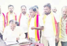 ರಸ್ತೆ ಕಾಮಗಾರಿ ಪೂರ್ಣಗೊಳಿಸಲು ಒತ್ತಾಯ