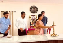 ಕಿತ್ತೂರು ರಾಣಿ ಚೆನ್ನಮ್ಮ ಜನ್ಮದಿನ: ಭಾವಚಿತ್ರಕ್ಕೆ ಪೂಜೆ ಸಲ್ಲಿಸಿ ವೀರ ವನಿತೆಗೆ ನಮನ