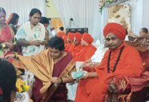 ಕೊಟ್ಟೂರುಸ್ವಾಮಿ ಮಠದಲ್ಲಿ 1111 ಮುತ್ತೈದೆಯರಿಗೆ ಉಡಿ ತಾಯಂದಿರ ಋಣ ತೀರಿಸಬೇಕು: ಬಸವಲಿಂಗ ಶ್ರೀ