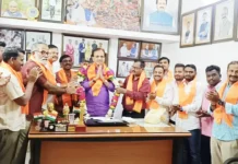 ಕಲಬುರಗಿಯಲ್ಲಿ ಹೊಸ ಪ್ರಾದೇಶಿಕ ಅಂಚೆ ಕಚೇರಿ ಮಂಜೂರಾತಿಮಾಜಿ ಕೇಂದ್ರ ಸಚಿವ ಭಗವಂತ ಖೂಬಾ ಅವರಿಗೆ ಅಂಚೆ ಸಿಬ್ಬಂದಿ ಸನ್ಮಾನ