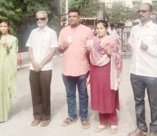 ಯಾದಗಿರಿಯಲ್ಲಿ ಶಿಕ್ಷಕ ಮತದಾರರಿಂದ ಮತದಾನ