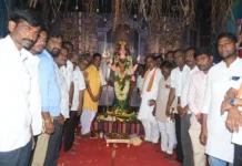 ದೇವಿ ಜಗನ್ಮಾತೆ ರೈತರ ಕಷ್ಟ ನೀಗಿಸಲಿ: ರಾಚಣ್ಣಗೌಡ ಮುದ್ನಾಳ ಪ್ರಾರ್ಥನೆ